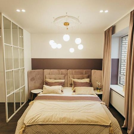 Atlant Luxury Apartments On Golovna Навпроти Тц Депот, Безконтактне Заселення Tjernivtsi Exteriör bild