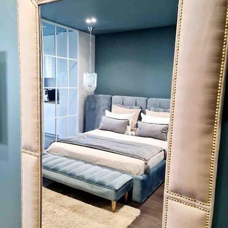 Atlant Luxury Apartments On Golovna Навпроти Тц Депот, Безконтактне Заселення Tjernivtsi Exteriör bild