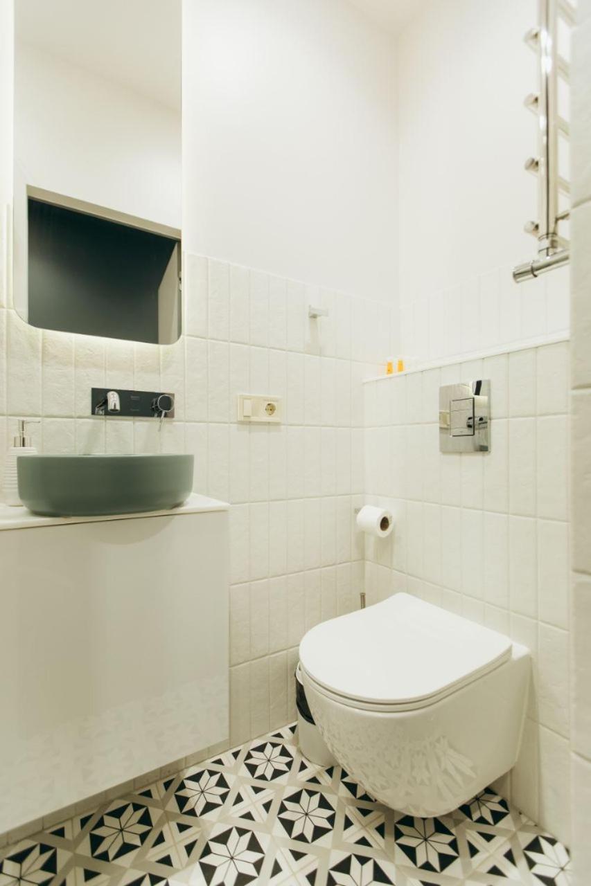Atlant Luxury Apartments On Golovna Навпроти Тц Депот, Безконтактне Заселення Tjernivtsi Exteriör bild