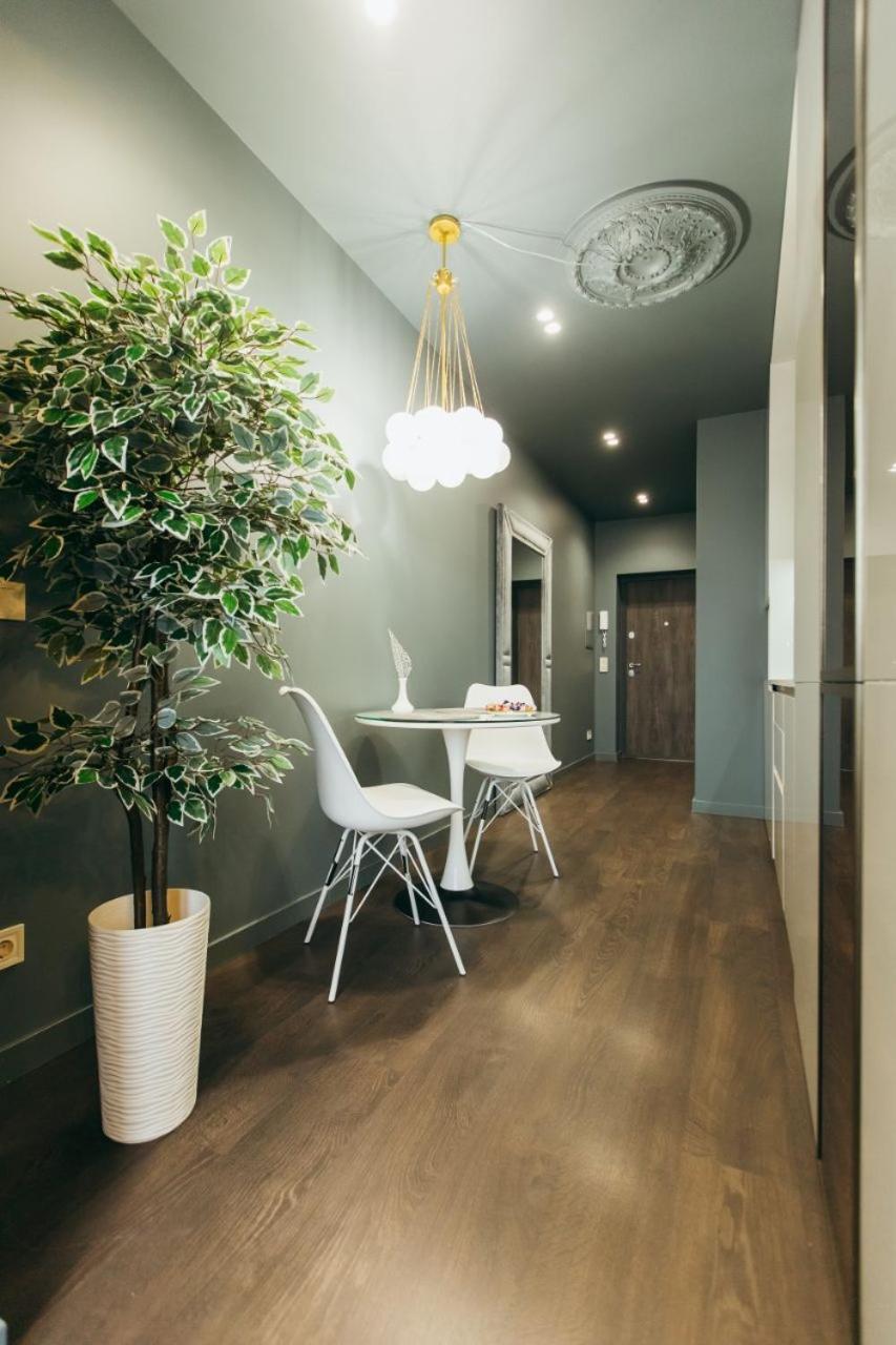 Atlant Luxury Apartments On Golovna Навпроти Тц Депот, Безконтактне Заселення Tjernivtsi Exteriör bild
