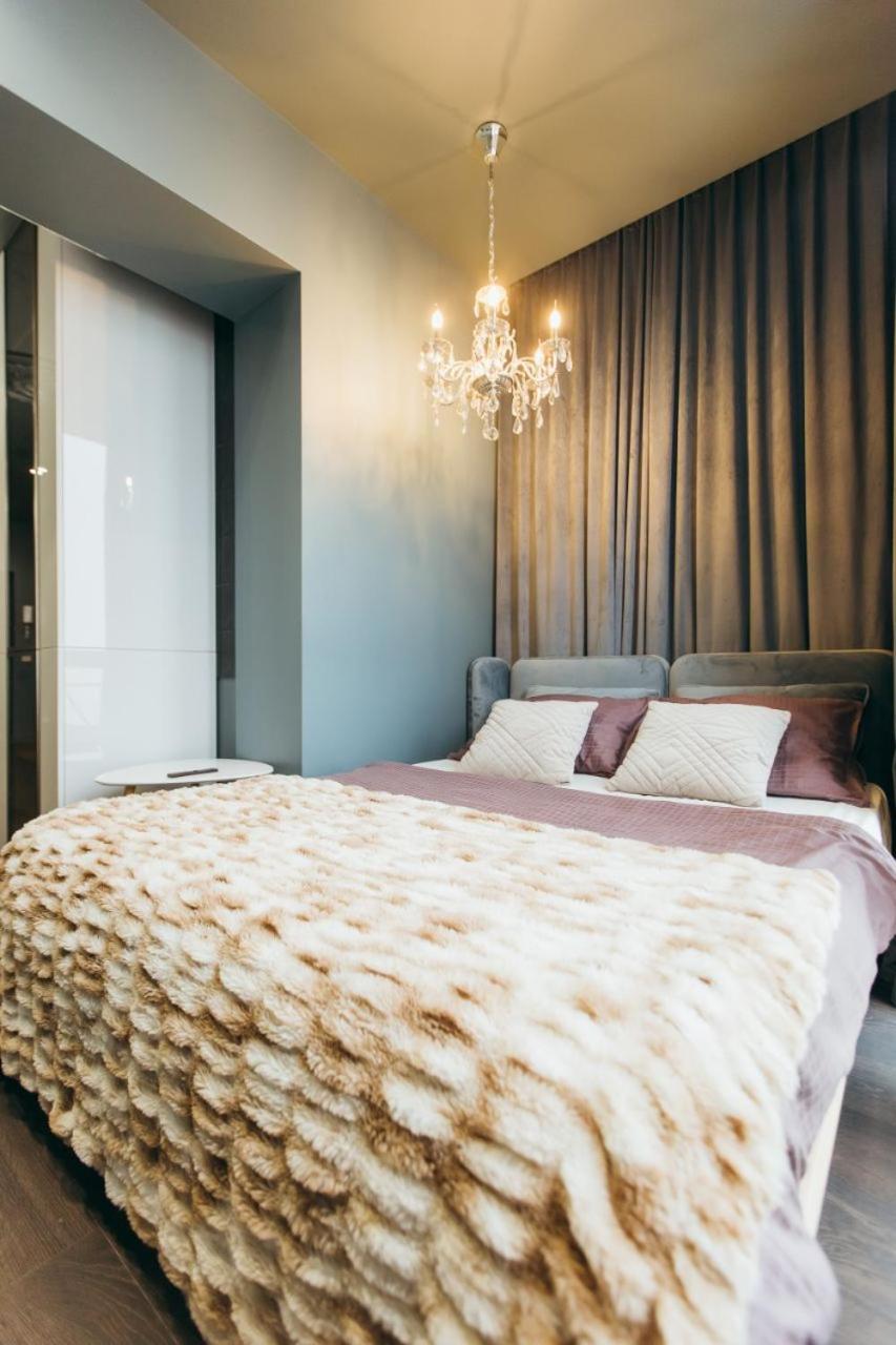Atlant Luxury Apartments On Golovna Навпроти Тц Депот, Безконтактне Заселення Tjernivtsi Exteriör bild