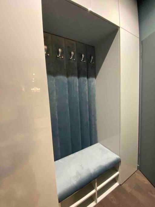 Atlant Luxury Apartments On Golovna Навпроти Тц Депот, Безконтактне Заселення Tjernivtsi Exteriör bild