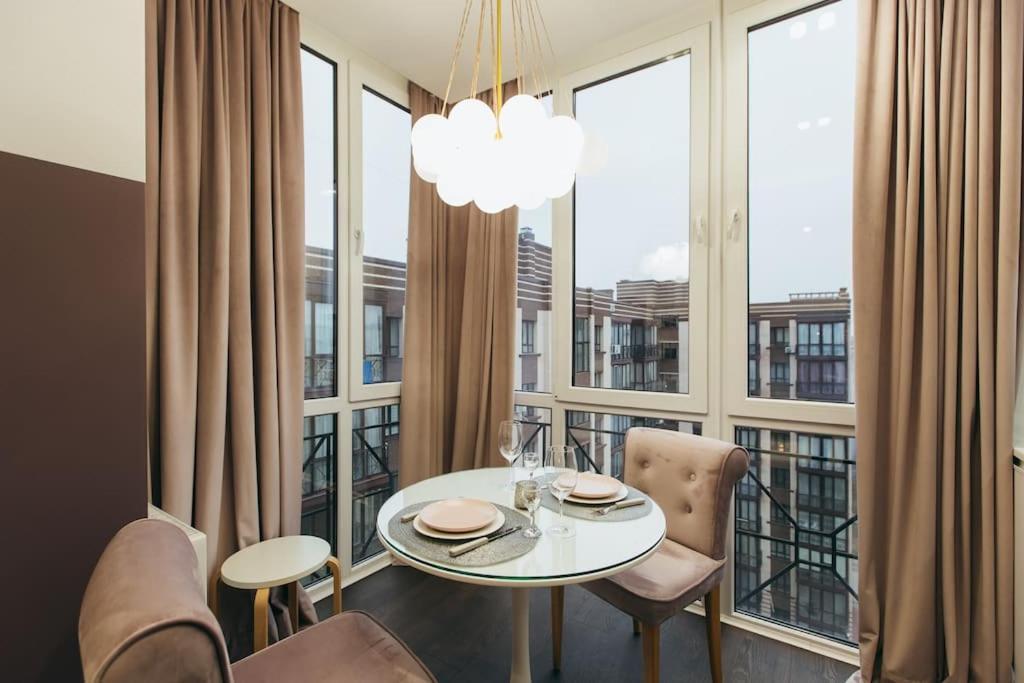 Atlant Luxury Apartments On Golovna Навпроти Тц Депот, Безконтактне Заселення Tjernivtsi Exteriör bild