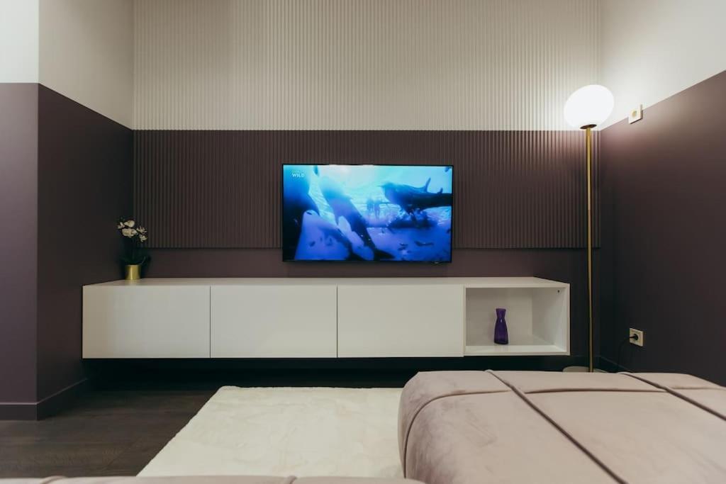 Atlant Luxury Apartments On Golovna Навпроти Тц Депот, Безконтактне Заселення Tjernivtsi Exteriör bild
